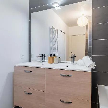 Duplex Lumineux Avec Terrasse - 6p - Flat-guest Apartment Courbevoie