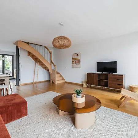 Duplex Lumineux Avec Terrasse - 6p - Flat-guest Apartment Courbevoie